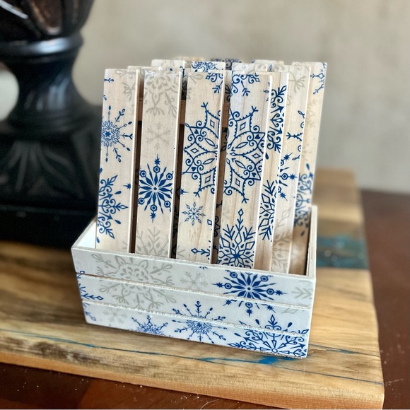 Mini Pallet & Crate Coaster Set blue and silver snowflakes print. 4 Coasters - Picture 3 of 5